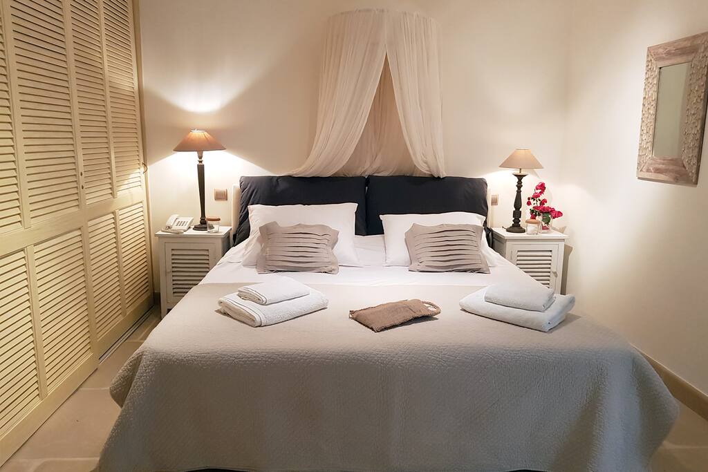 American style bed