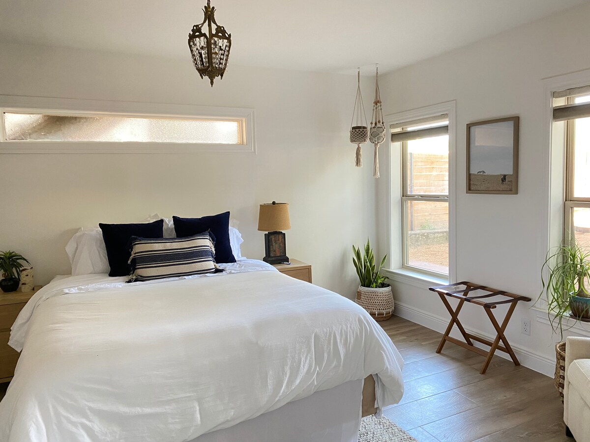 Tarrytown Bungalow - Downtown, Lake Austin, Zilker