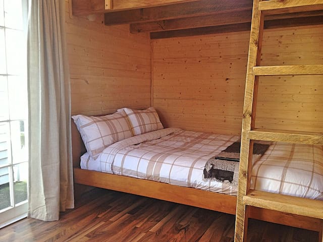 Cabin Loft /AKL airport, Perfect for 1 person