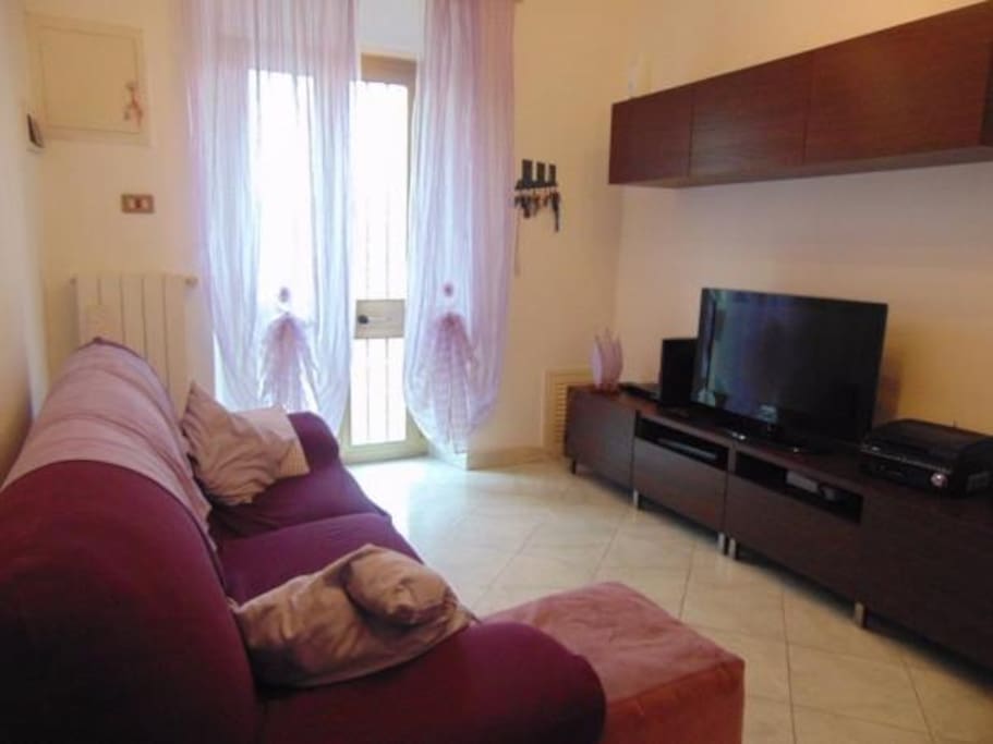 Ingresso-soggiorno con divano letto
