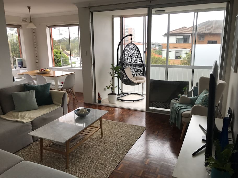 Lounge/sunroom/dining