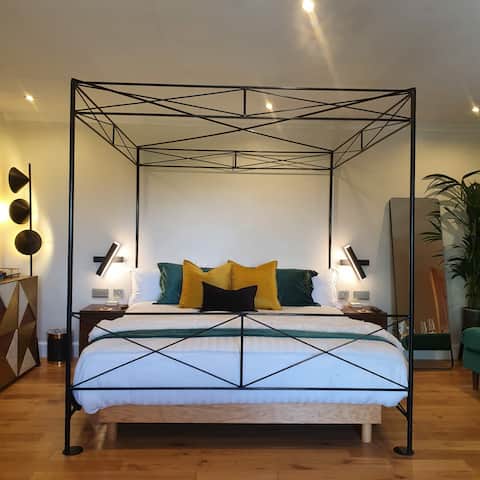 Lux Boutique Farmhouse Private Hot Tub Breakfast