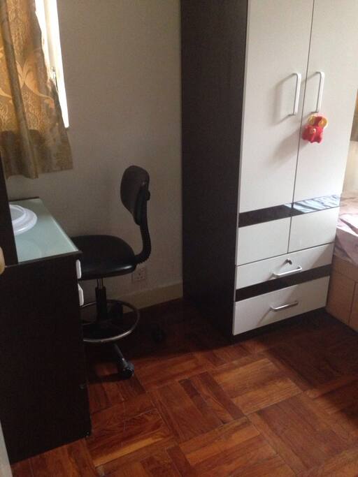 ROOM2