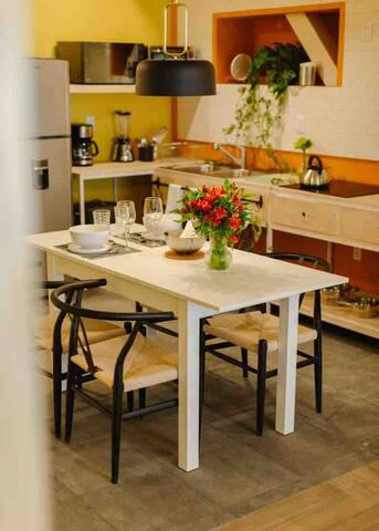 Discover Roma | 2BR | Balcony gallery image 4