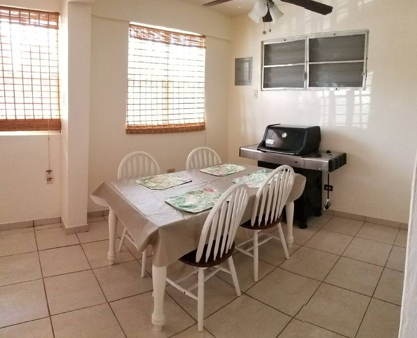 Dining room.