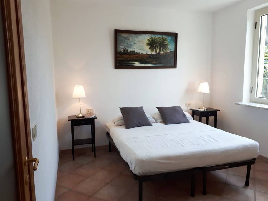 Schlafzimmer 1 mit Doppelbett (180x200cm)