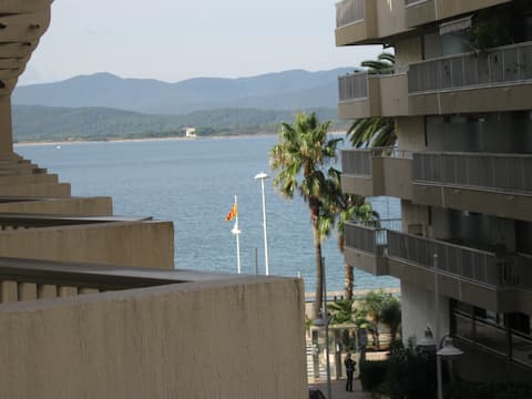 Popular Airbnb listing: Furnished studio 50 m from Saint Raphaël Beach in Saint Raphaël