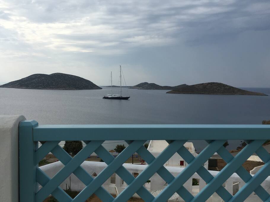 barche a vela all'orizzonte