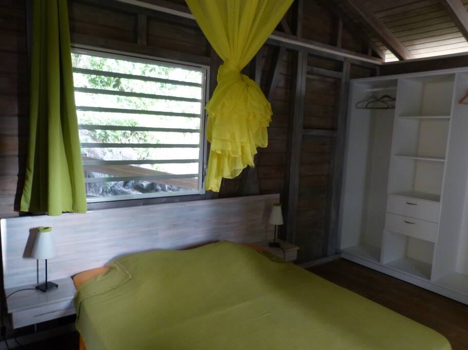 chambre pour un couple avec vue sur mer