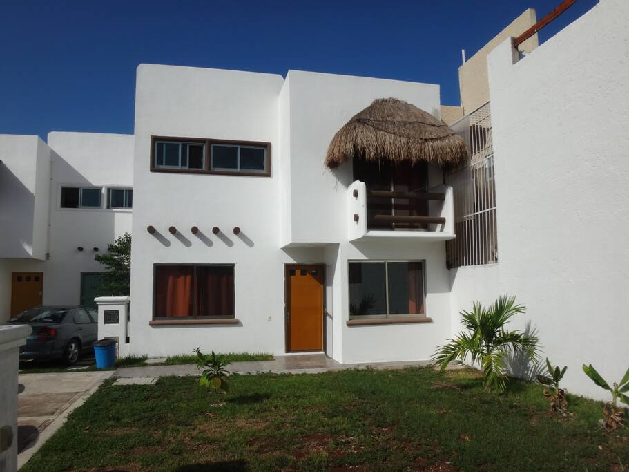 La maison / The house / La casa