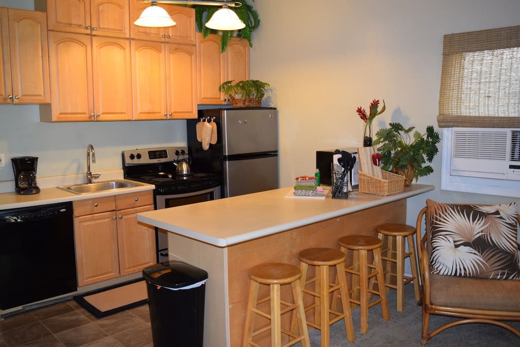 Fully Equipped Kitchen with Breakfast Bar