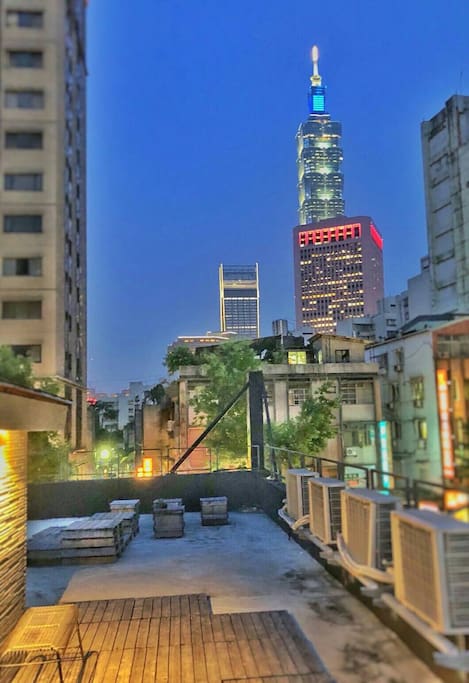 Top roof enjoy Taipei 101 頂樓享101景觀天台