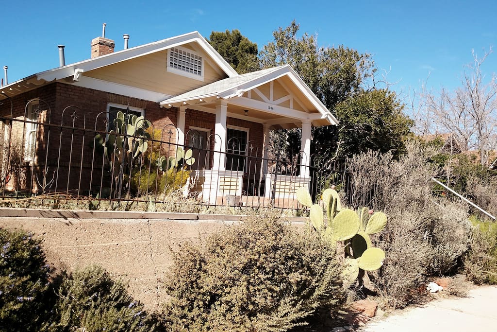 1915 historic bungalow with large yard