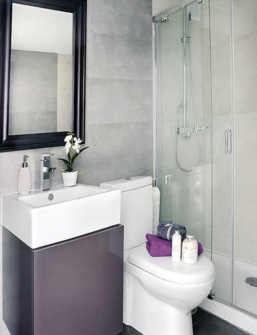 En Suite Bathroom