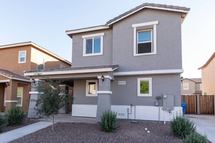 BRAND NEW ROOM 7 MINS PHX AIRPORT NO CLEANING FEE