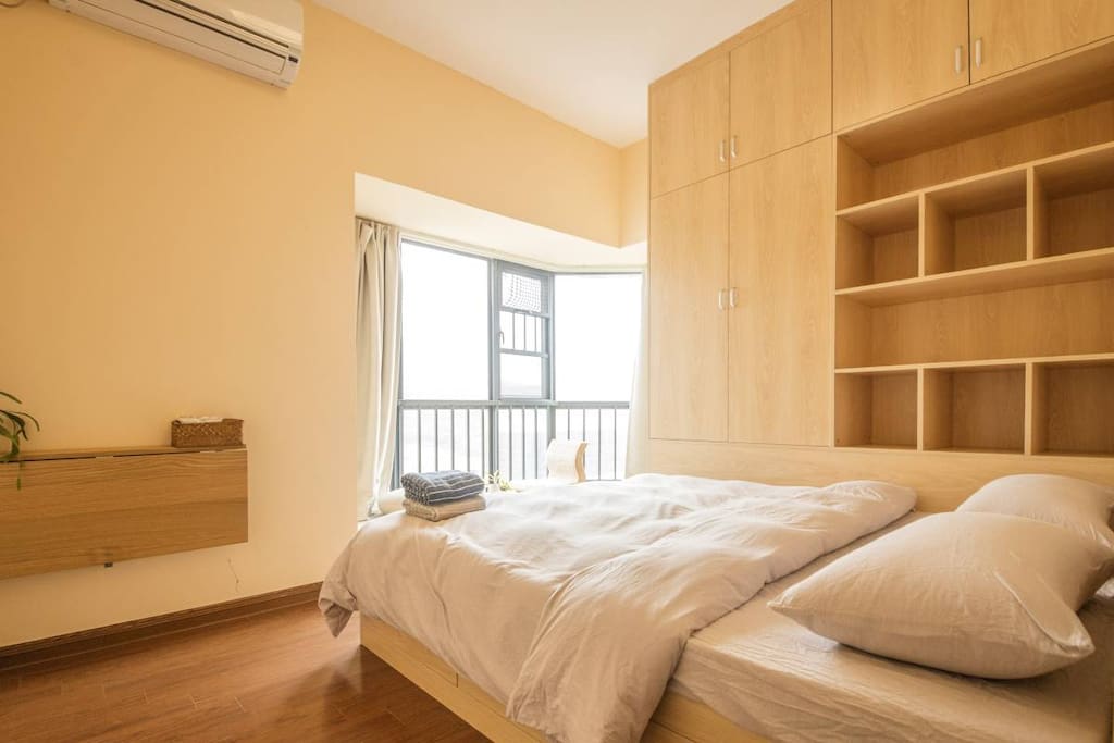 1.7m double bed,无二房,1.7m大床,共用卫生间、厨房、公共空间