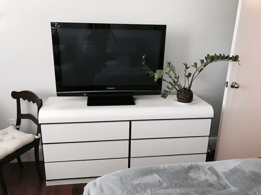 Tv and Dresser
