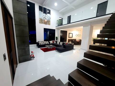 Spacious and luxurious house with entertainment room