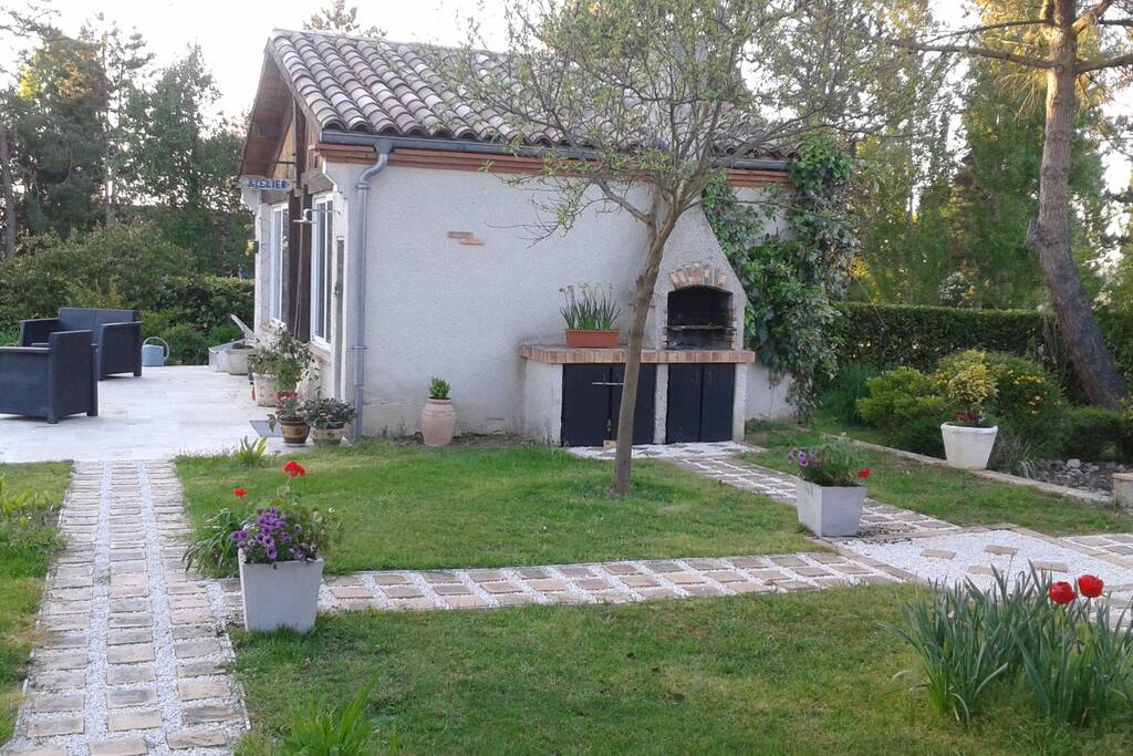 le barbecue est à disposition