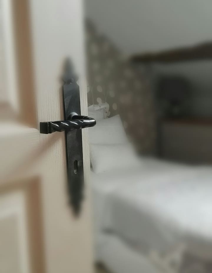 Le Ciel: habitación doble, con baño privado.  Se puede convertir en una cama tamaño king, si se solicita antes de la fecha de llegada.