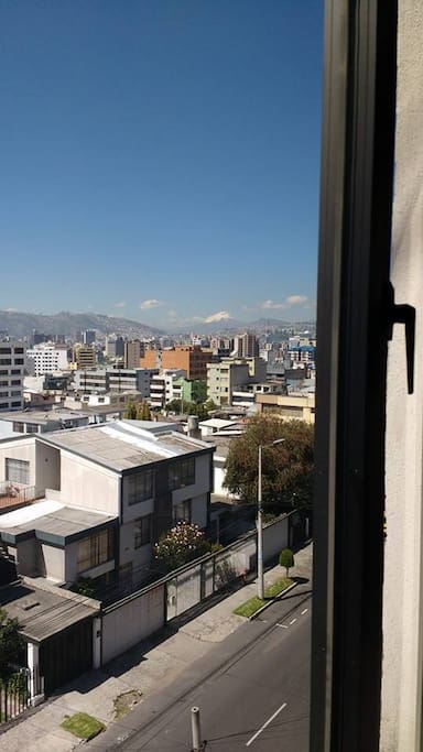 Desde la sala o del dormitorio puedes observar el volcán Cotopaxi