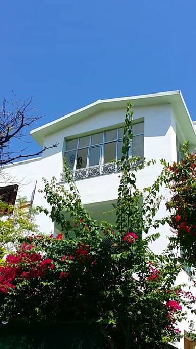 Casa Vistavedado, Veranda/balcon from calle 27.