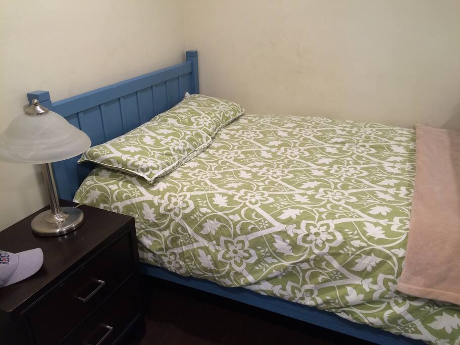 2nd bedroom