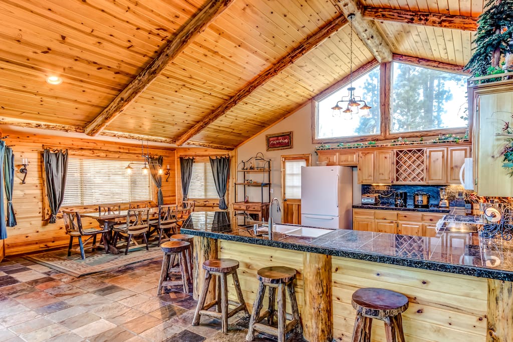 Grand kitchen/dining for all your cooking desires