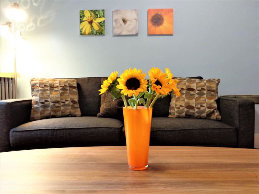 The cheerful decor provides a cozy, charming atmosphere.