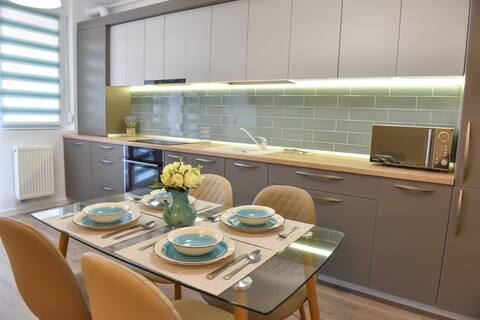 Stylish Stay | Premium (parking & great location)