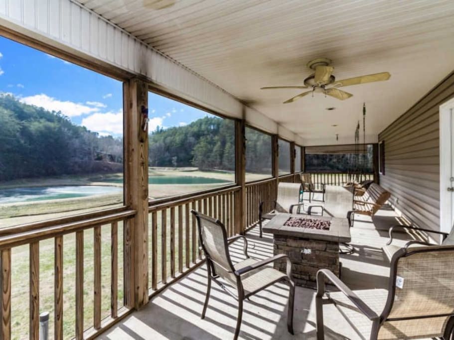 SCREENED IN PORCH