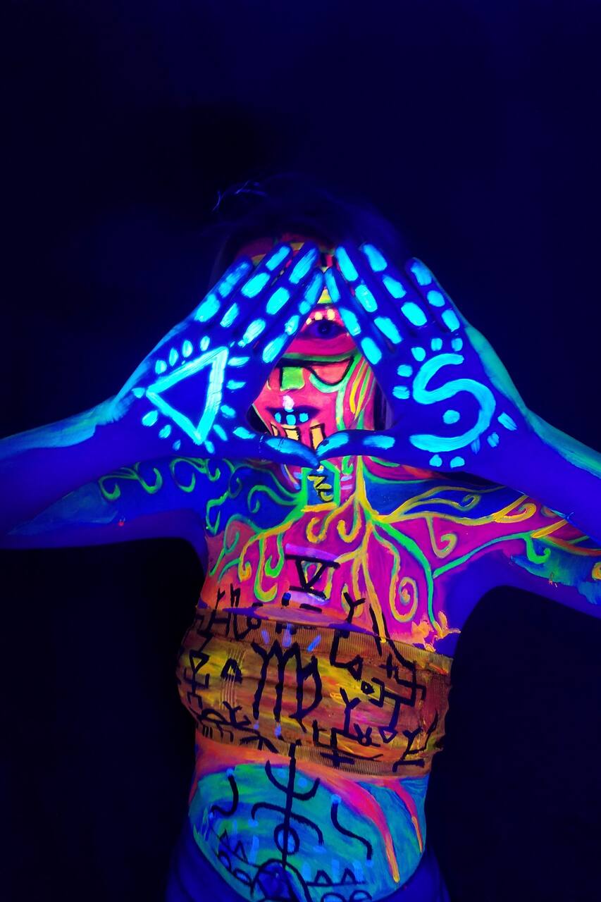 BlackLight Psychedelic BodyPaint Journey - Airbnb