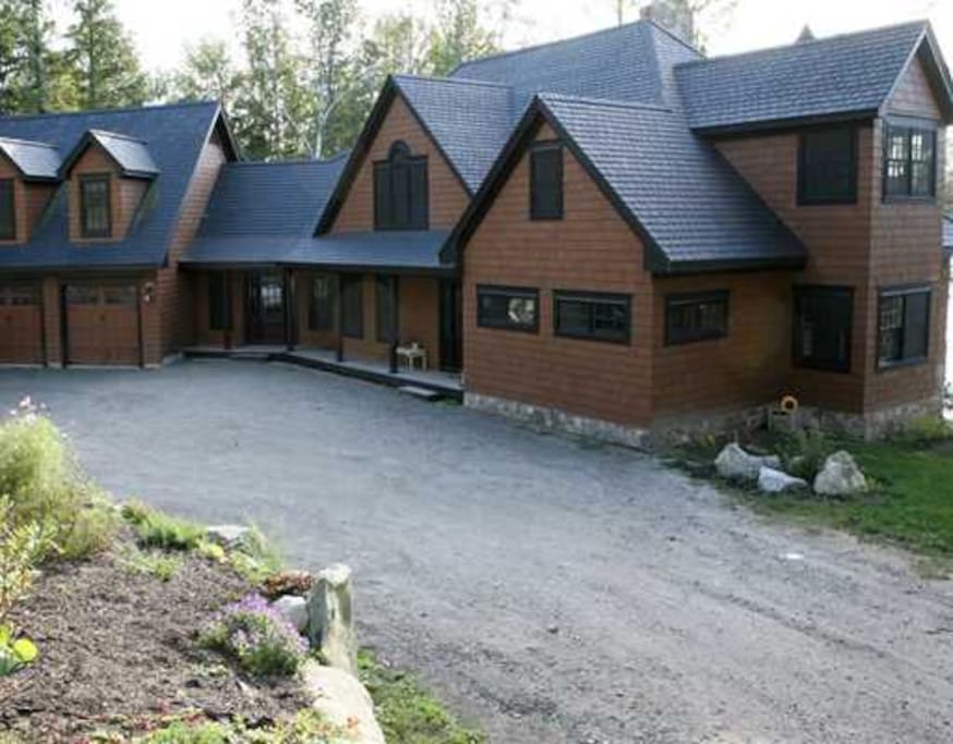 2 car garage, Carriage House above, large private driveway and room for all!