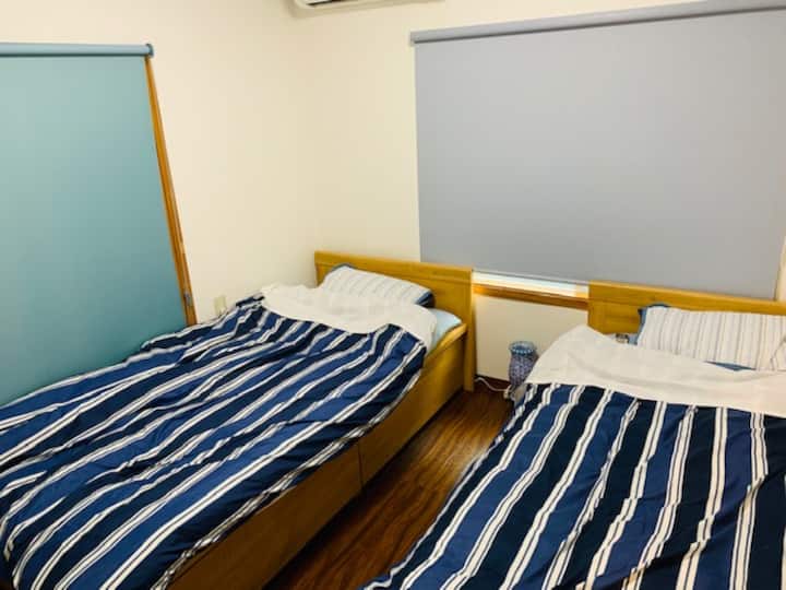 Soba u zapadnom stilu s 2 kreveta za jednu osobu u tatamiju, soba u zapadnom stilu, 2 jednostruka tatami kreveta