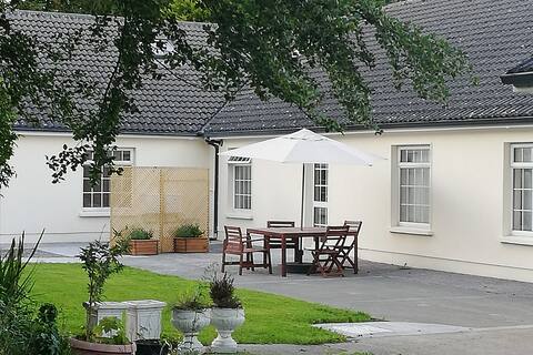 Fisherman's: Spacious 3 Bed Lodge Nr Lough Corrib