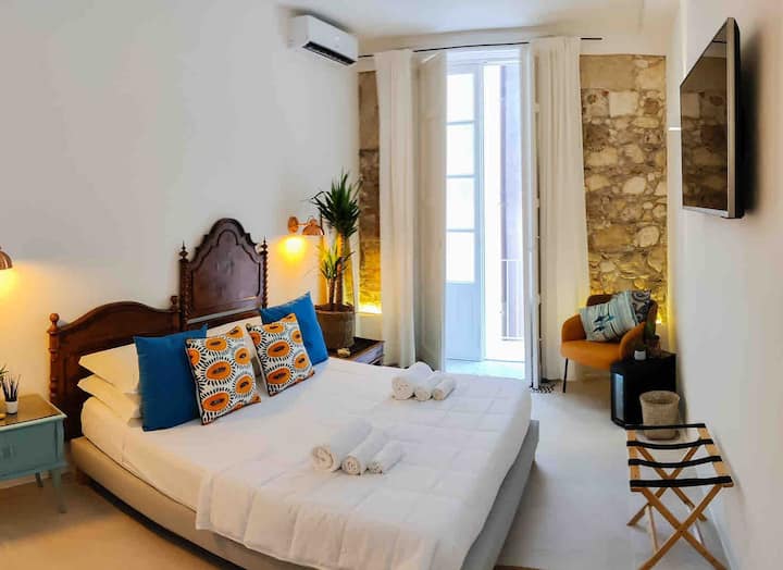 Standard Room (BAGNO PRIVATO ESTERNO ALLA CAMERA) - Bed and breakfasts for  Rent in Syracuse, Sicilia, Italy - Airbnb