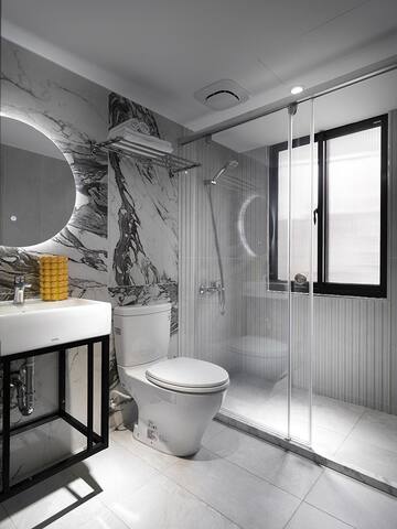 小森林/捷運西門站3分鐘/西門町商圈/包層獨享/三衛浴/4F gallery image 3