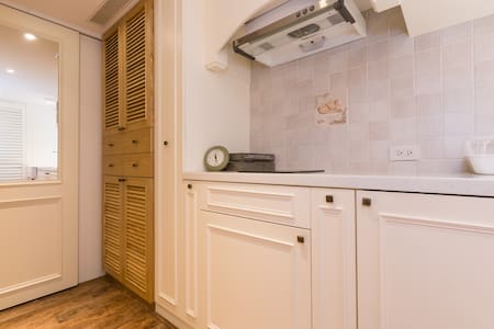 50% off! (J) Daan MRT 2 mins, near 101 w/ Lift&Gym