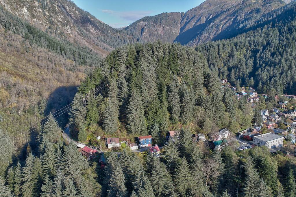Head to the left, and you are on a trailhead that will lead you to the mountain tops or basins along Gold Creek. Head to the right, and you are minutes from downtown.