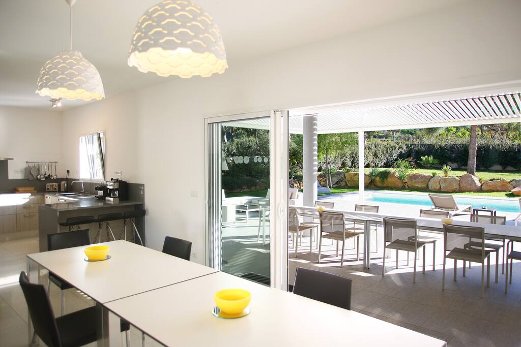 Coin repas intérieur ou extérieur