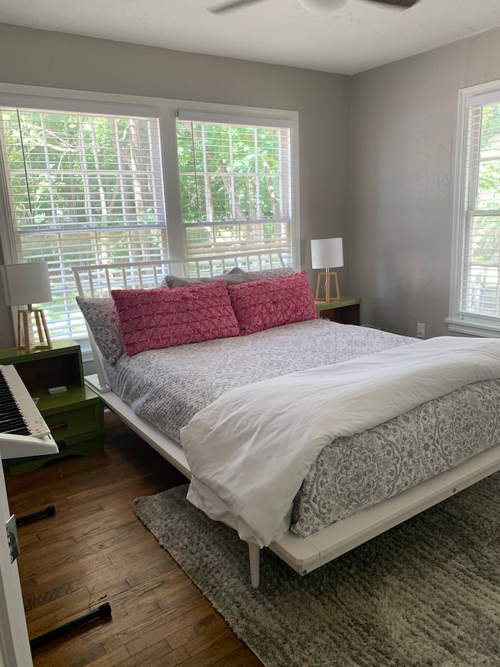 Pink flamingo bedroom