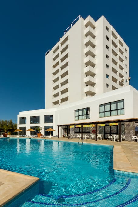 Swimming Pool 1 / Bar
