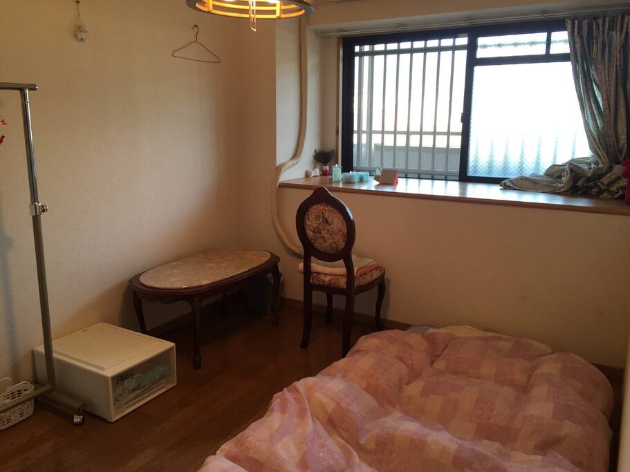 This room can be put 2 Futon.