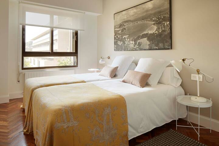 Duke by FeelFree Rentals gallery image 4