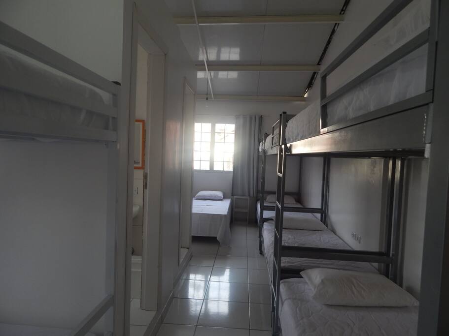 Quarto 13 camas