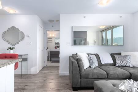 *Stunning Downtown Condo!* 💯Location&FreeParking