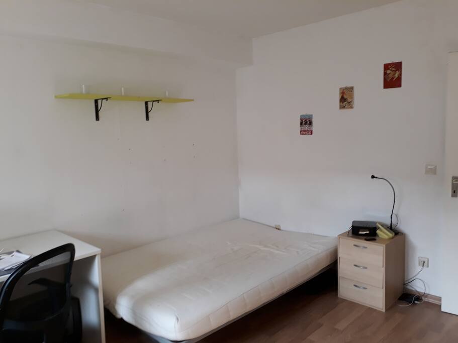 Das Bett wird natürlich bezogen :)!