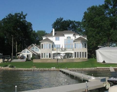Charming Private Lake House-30mins from Notre Dame
