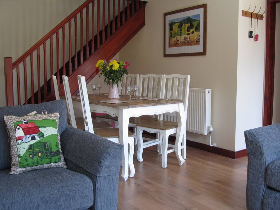 Lounge/Dining area