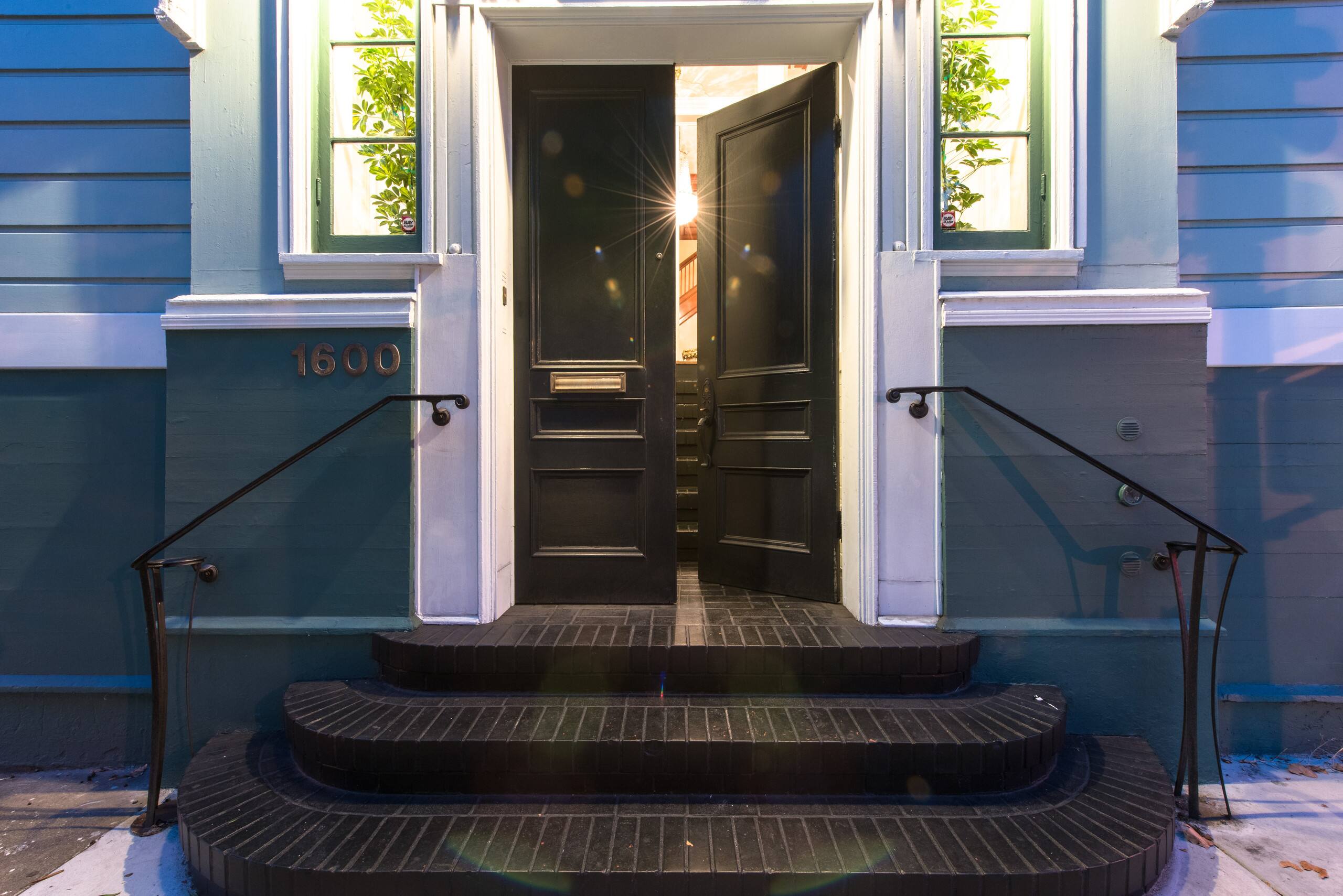 Home in San Francisco · ★4.96 · 6 bedrooms · 8 beds · 4.5 baths - Image 45